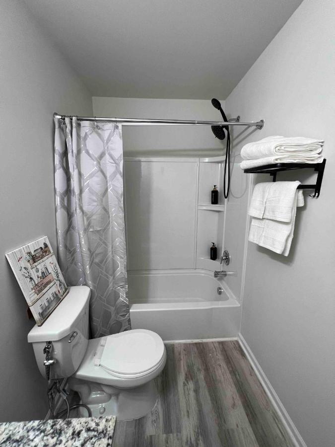 Hometel Premium Guest Suite W/ Private Entrance Ипсиланти Екстериор снимка