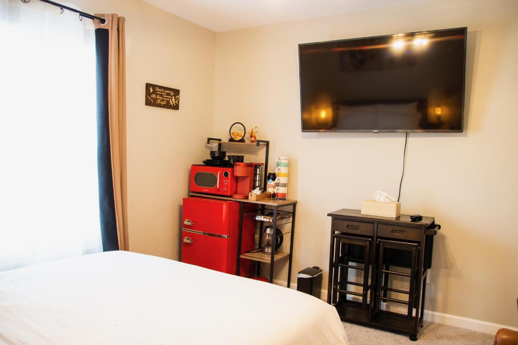 Hometel Premium Guest Suite W/ Private Entrance Ипсиланти Екстериор снимка